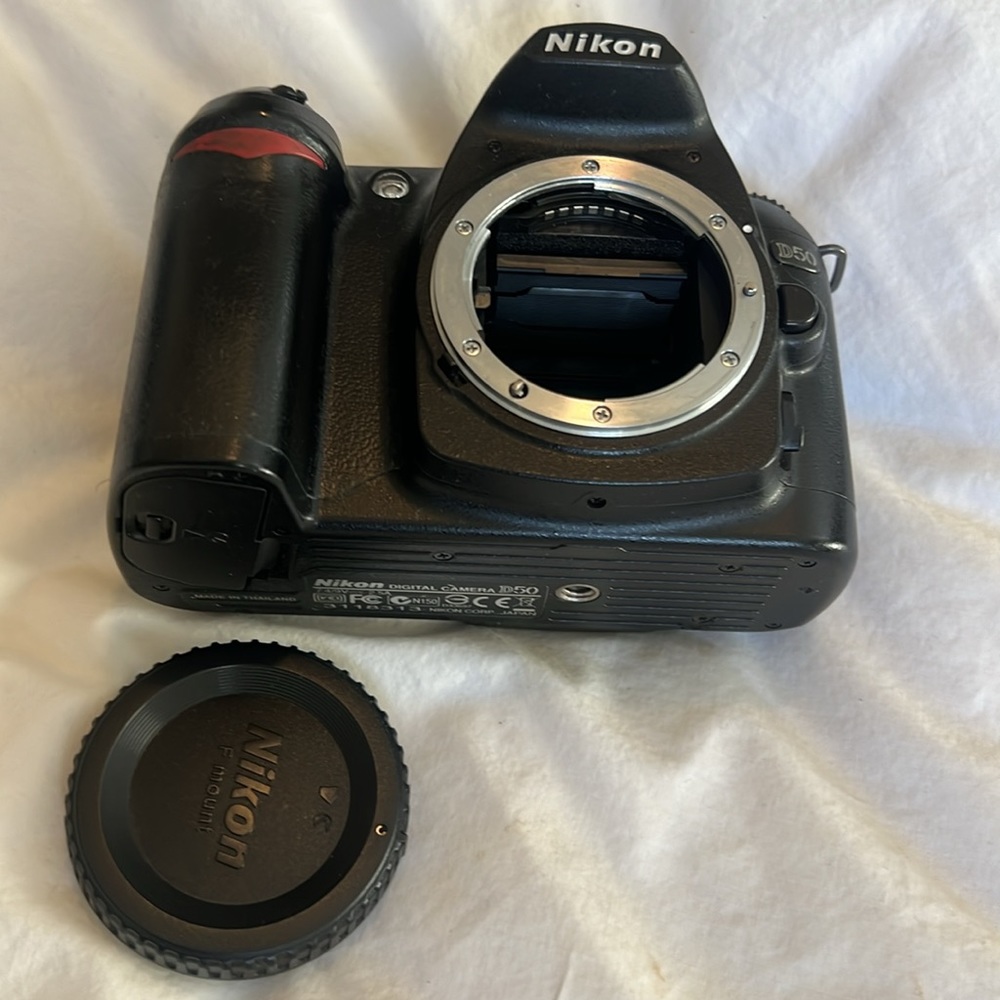 Nikon D50 DSLR Camera Body, Black